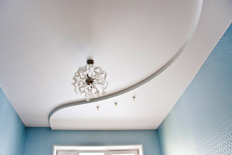 Заказать двухуровневый потолок в г. Коммунистический